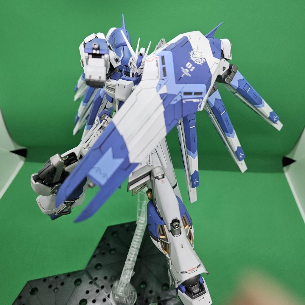 RG Hiνガンダム–4枚目/制作者：やる気のない人