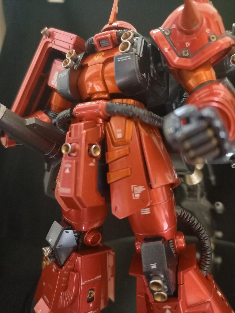 デカールはコーションデカールとガンダムデカール(ジオン軍用)からそれっぽいのをチョイス