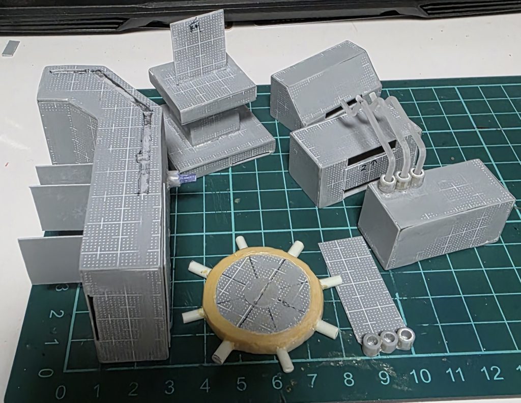 塗装の事も考えて組み立て式に作成しました。