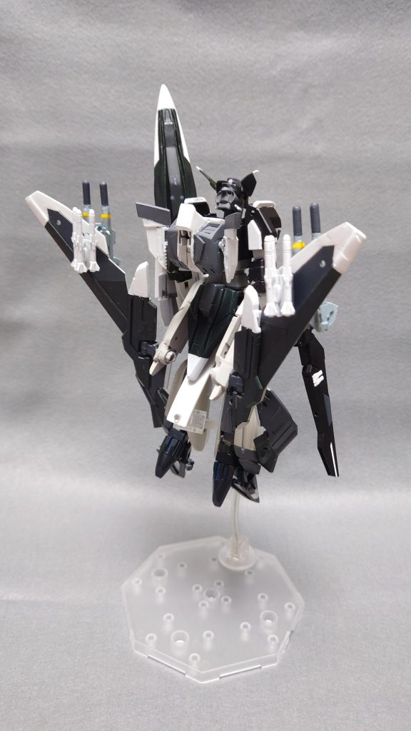 ※差し替えでMS形態へ変形。