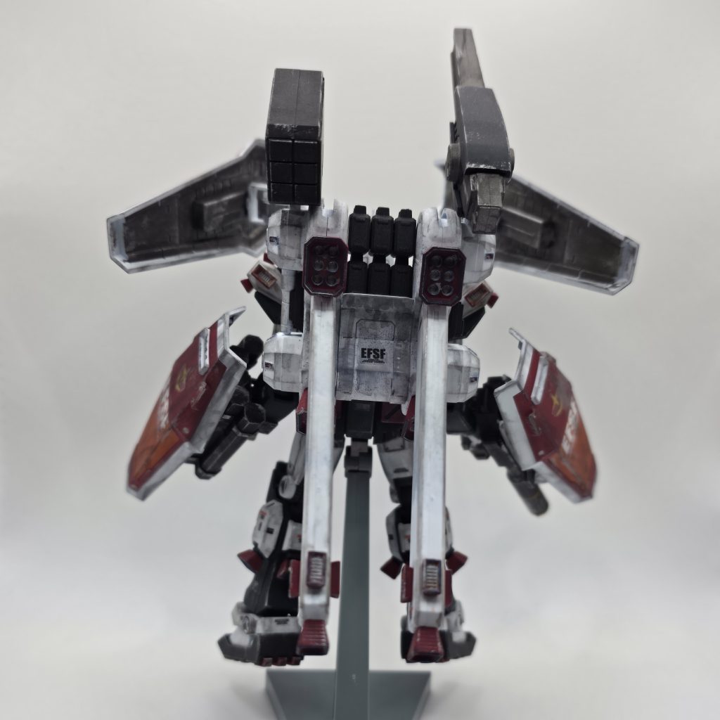 背面見えない方向なので、結構手を抜いています。