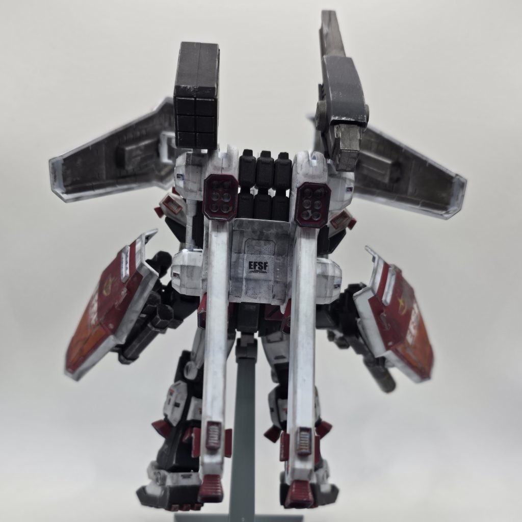 背面見えない方向なので、結構手を抜いています。