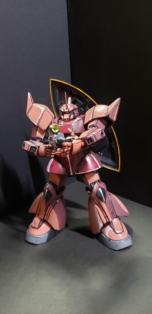 シャア専用カラー使用の水性カラーでいつもの筆塗りです。きっちりしたエッジが少ないので、マジックの線が安定しませんでした。次回以降はもっとじっくり作業します。