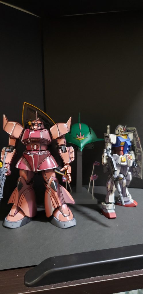 今回のキャストです。ゲルググでかいです。エルメス(シャロンの薔薇)はちいちゃいです。おかげで遠近法みたいになりましたが。