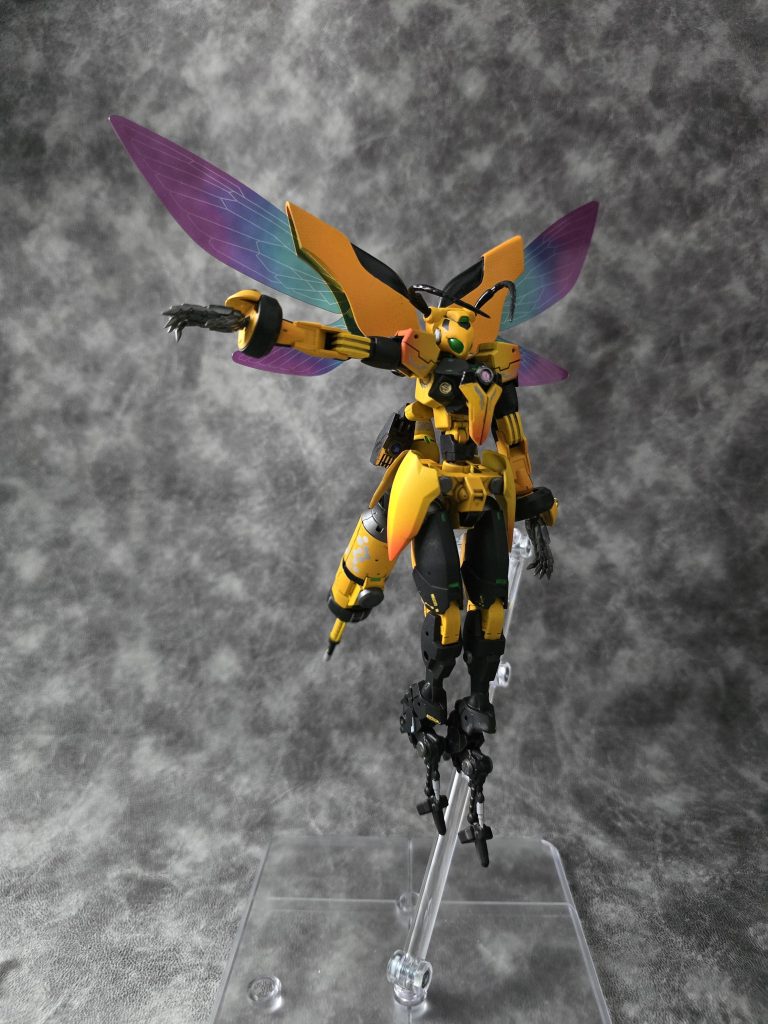 以上、GNクィンビーでした！黄色を塗装中、ちょっと塗り重ねただけで色味が変わり、頭にアンミカが登場してた時が１番大変でしたが、完成したら結構格好良くて気に入ってます(*´ω｀*)実はXに写真をちょこちょこ載せてたんですが、普段二桁もいかないのに初めて300いいねをもらえました(zaku-kao3)全然見て貰えないし止めようかな…と思っていましたが、GUNSTAにいる皆様にコメントや反応をもらえる事が本当に嬉しくて続けてこれました！ありがとうございます(*´ω｀*)ここまで見ていただきありがとうございました！是非コメントで絡んでくださるとうれしいです！