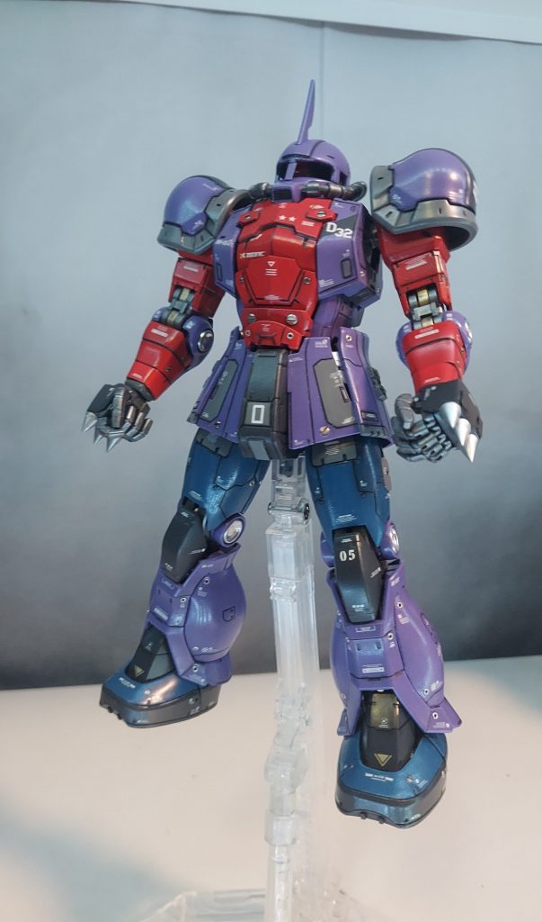 少しアオリのショットなの