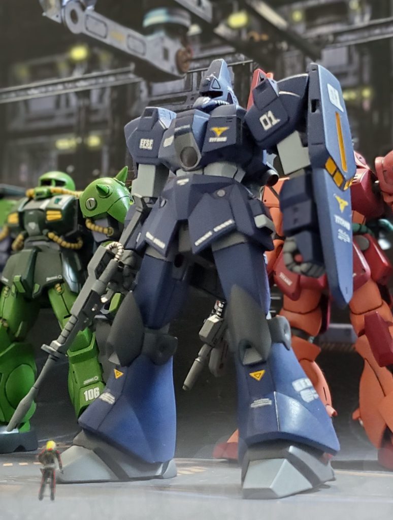 宇宙世紀0087年10月、各地でティターンズとエゥーゴ及びカラバとの衝突が激化する中、傭兵斡旋組織『ゾルトナ』より紹介を受けた歴戦の傭兵パイロットフィリップ・ヒューズがルナツーに到着した。一年戦争以降、地球連邦軍から離れ、稼ぎの良い傭兵職に就いたフィリップ・ヒューズ。『ゾルトナ』に登録している事により、これまでも幾多の依頼、戦場で戦ってきたトップクラスの傭兵パイロット。その豊富な経験値と腕前で今回、ティターンズパイロットとして戦場へ出る事となる…。そんな彼にティターンズが用意した機体はRMS-117-Tガルバルディβ-T。この機体は旧ジオンのガルバルディαをベースに改修された機体でポテンシャルは最新鋭機マラサイを凌ぐが、基本構造が古い機体ゆえエースパイロットに回されていた。これまで様々な機体を乗りこなしてきたフィリップ・ヒューズ。今回はどんなジャジャ馬な機体なのかとMSハンガーで胸を躍らすのであった…。