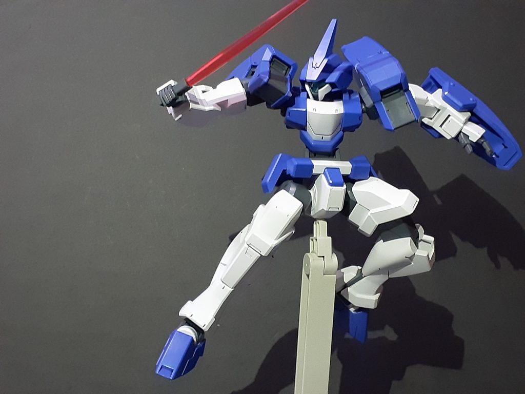 ビームサーベルは短めの刀身