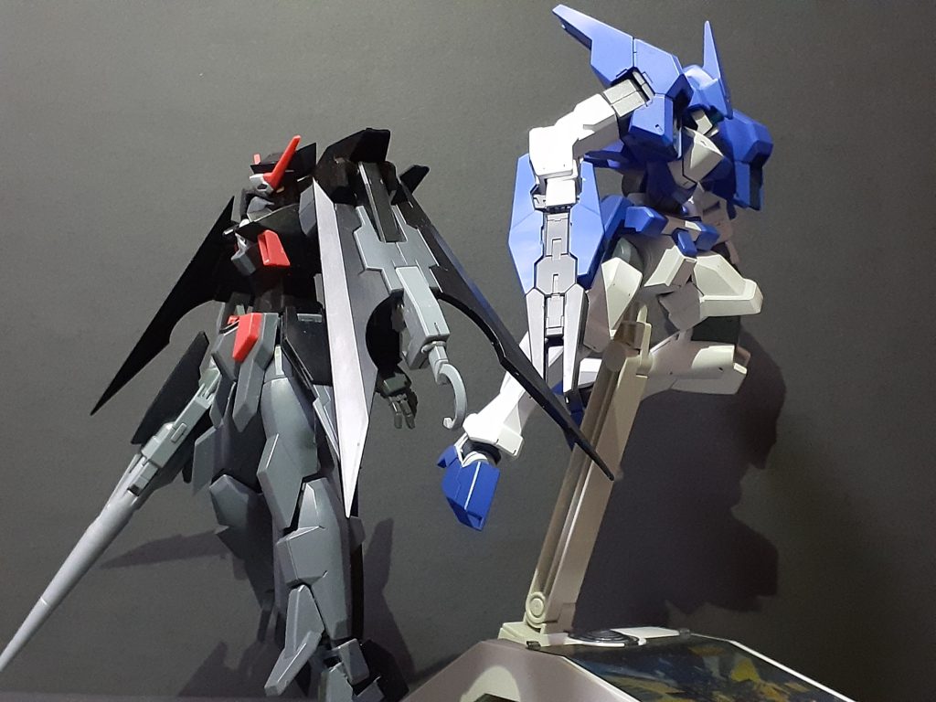 ハイパーブーストで脱出する時にアセムが「オブライトさん!」と呼びかけるところが好き。劇中でアッシュになってから二人で会話とかなかった気がしますがウルフ隊で互いに古強者、スーパーパイロットになっているのもいいですね