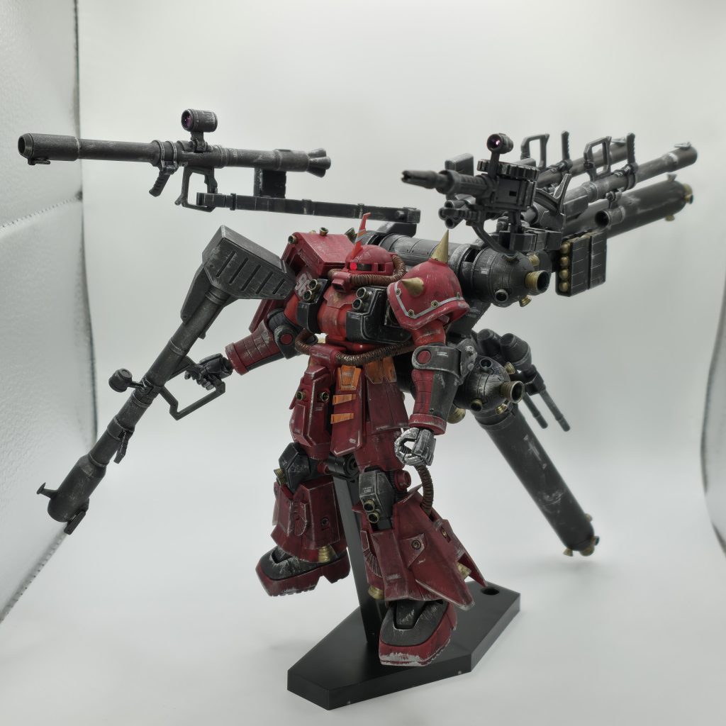 側面武器やら、バックパックやら、ブースターやら情報量が多くて好き。