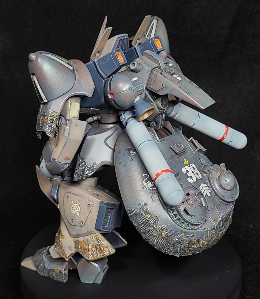 リアビュー。ミリタリー感がたまらなく、お気に入りのアングルです。