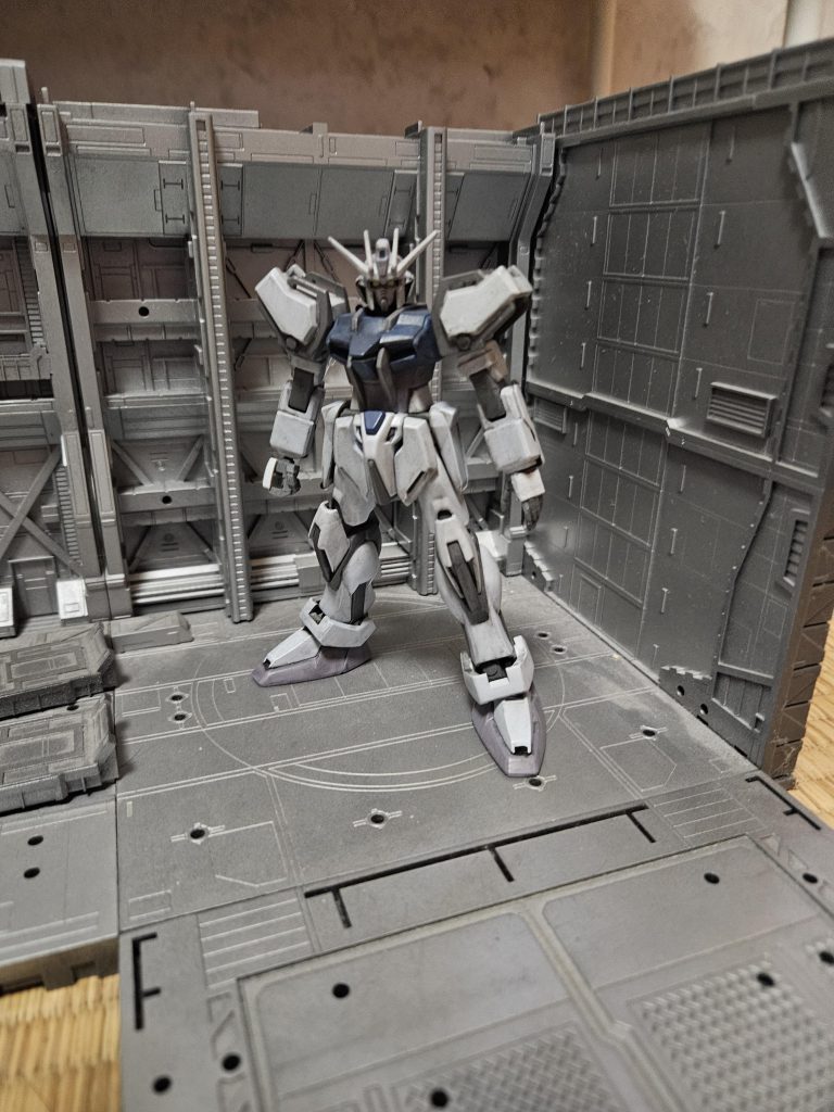 ディアクティブストライク昔作ったのに少しウォッシングして煤けさせて満身創痍感を出した