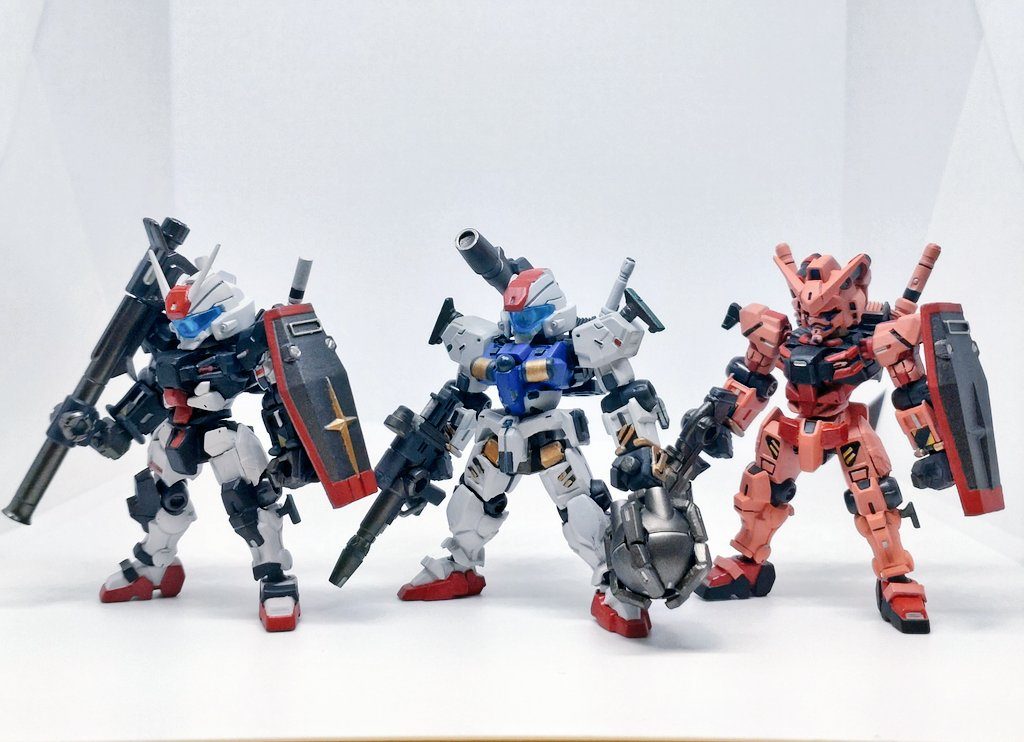 赤いガンダム–3枚目/制作者：クロすけ