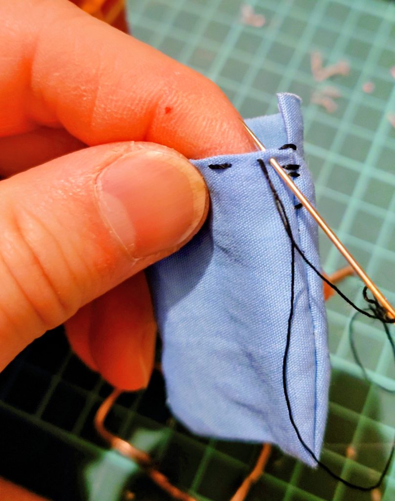 制作過程②１０年ぶりの縫い物。針何度か刺さりました。あるあるですね。