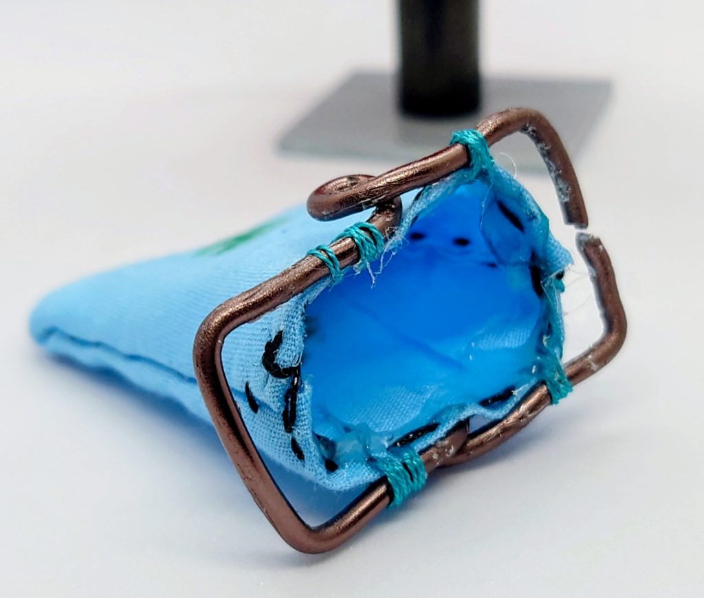 地球連邦郵便ポスト–2枚目/制作者：びわ