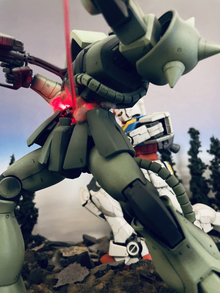 ガンダム大地に立つ！ ～機動戦士ガンダム 第1話より～