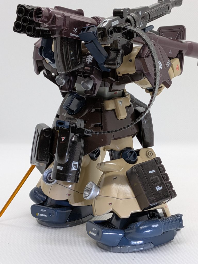 ヨーザ「これ、重装というよりもはや火薬庫だろ。」ミラ「大丈夫、追加装甲と足回り強化してるから、機動性も落ちてないよ！」