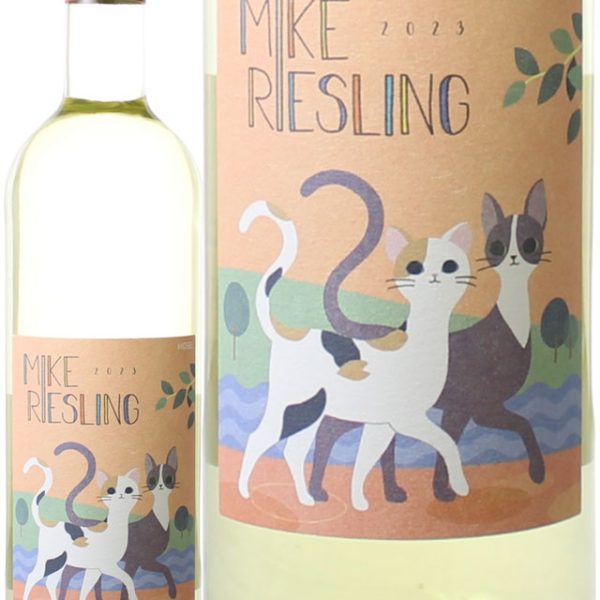 今日はモノアイの改造です☺️ドム定番のくり抜きから内部をちょこちょこといじくり…はい！出来上がりです(zaku-kao8)普段はビルダーズパーツのMSサイトレンズを使っていますが、今回は少し小さめにしたかったので初めてメタルパーツを購入してみました😁色々サイズもあって良いですね！え？何ですか？３つ？あ、ガンプラと関係ないですが暇だった時間に先代ニャンコと今のニャンコとのコラボ画像を作ってみました😸このGUNSTAに投稿するために会得した画像加工でこんなことも出来るようになりましたねwそして最近お気に入りのワイン(zaku-kao6)まるで我が家のニャンコ達のようw（5枚目）