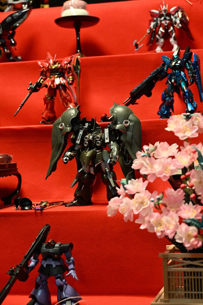 ガンダム雛–6枚目/制作者：くるもも