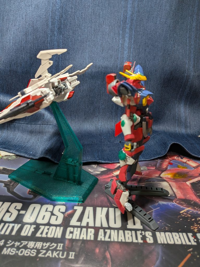 ヘルライザーはヘルリナーシタGNのサポート機としてライトが製作したガンプラで、RGオーライザーをベースにしている。単機でも戦えるように調整が行われており、GNスラッシュブレイドがマウントされている。