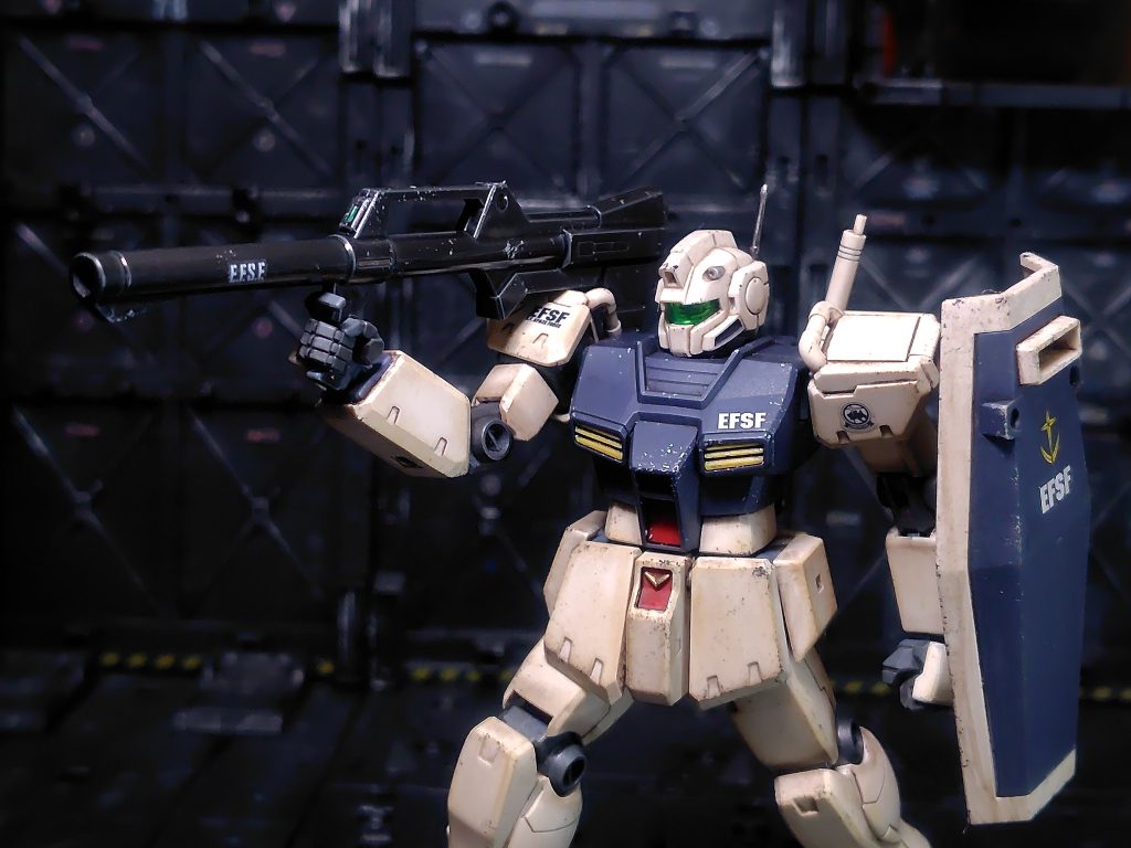 武器はガンメタル。武器の合わせ目は消したり段落ち化したり。