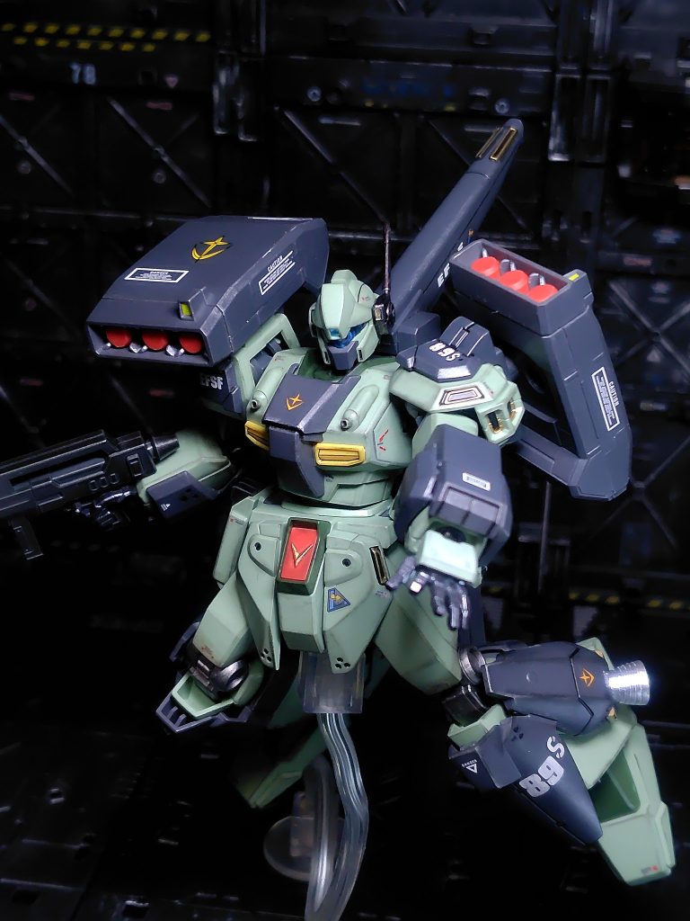 左の平手もビルドハンズ。