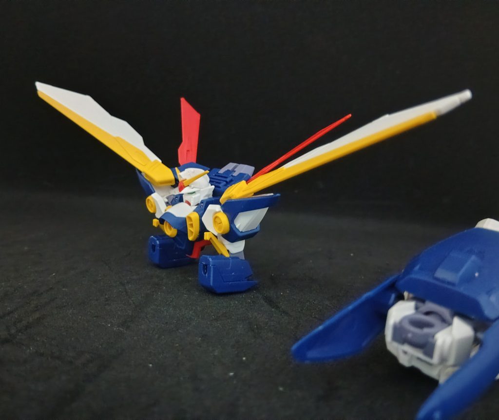 バックパックを90度持ち上げ。横隔膜あたりから腰を後方に跳ね上げ。