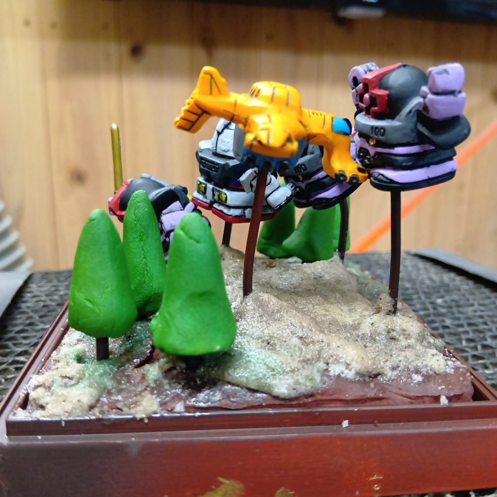 ガシャポン戦士 黒い三連星 ジオラマ–3枚目/制作者:okfarm