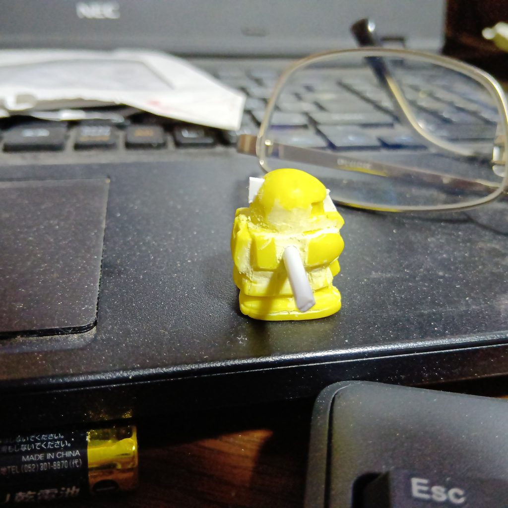 後頭部のちょんまげを忘れていました💦異素材を接着するのって難しいですね💦