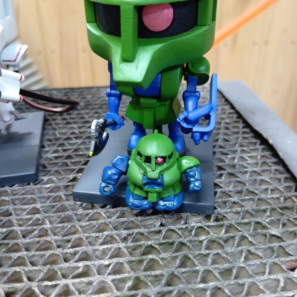 墨入れ前に旧ザク君と。