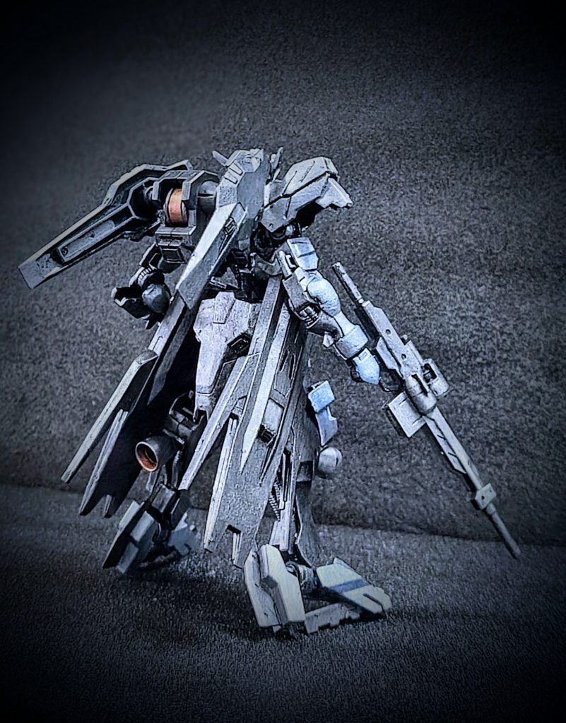 背面カット。塗装はシタデルカラーの筆塗りで全塗装しています。