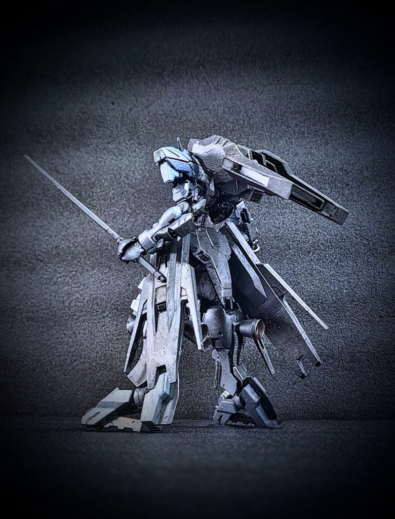 背面カット（別アングル）。工作自体は素組みですが、スラスターと思われる箇所にディテールを追加しています。