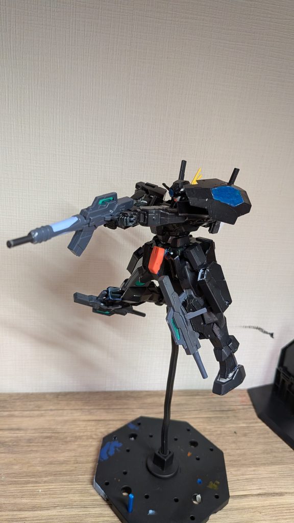 武装はGNアサルトカービン、GNピストル、GNピストルII、GNサブマシンガン、GNスモールシールドです!個人的に白も良かったですが、黒がとても似合いますね!