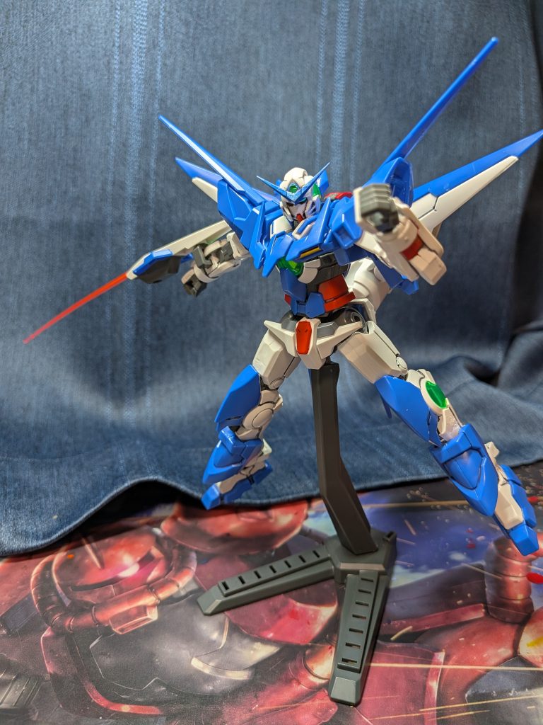 そして最後GNビームサーベル。本機唯一のビーム兵器であり一番軽量。しかし一番エネルギーを使うため敵に近づきギリギリで展開するようにされている。しかし重装備であるが故に機動力が失われたため新たに改修された。改修型はまた出します。それではまた！