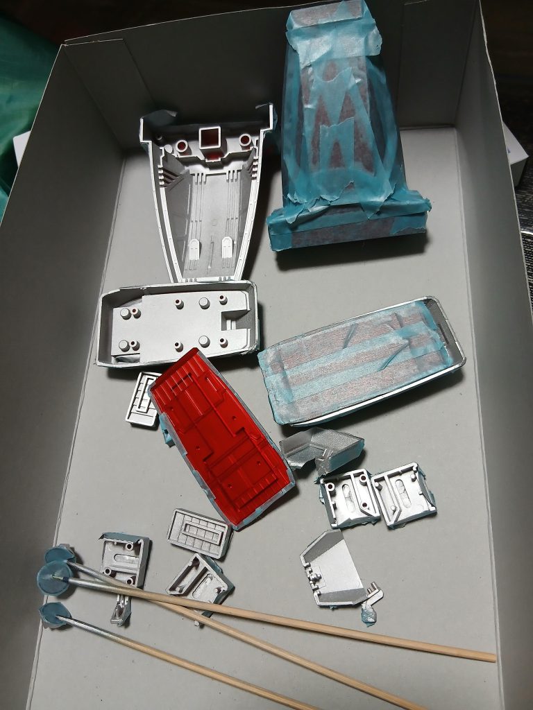 逆マスキングで吹いてます。