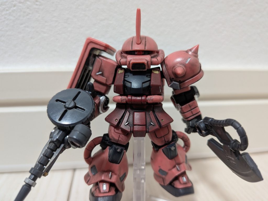 さぁこれが完成品かなり自分の中では自信作(zaku-kao5)改造した部分は頭部、腕部、足首です他は部分塗装とウェザリングで仕上げました(zaku-kao8)