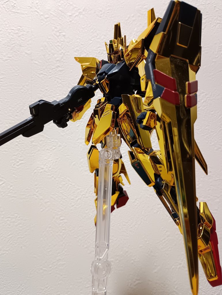 本来目指していた可変MSとして完成していたら、百式はこうなりますという、デルタガンダムはガンダムファンにはたまらない設定をもっているわけですが、立体化すると改めてそのかっこよさが際立ちます。