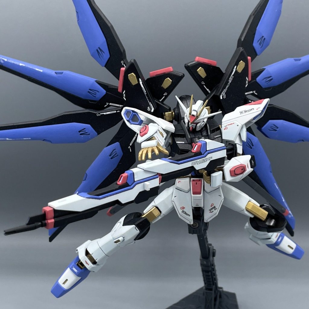 全塗装製作品 HGCE ストライクフリーダムガンダム / ガンプラ 完成品 HGCE】ストライクフリーダム【筆塗り全塗装】｜キャンプラさんの