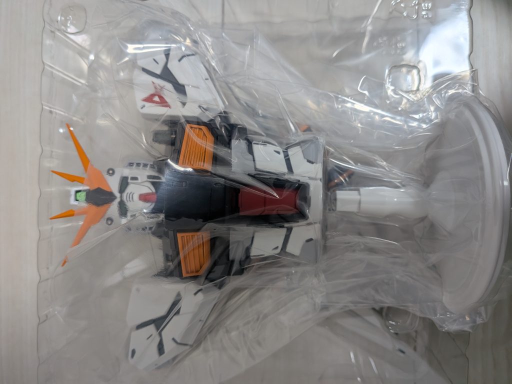 1段目はνガンダムさんと台座が鎮座