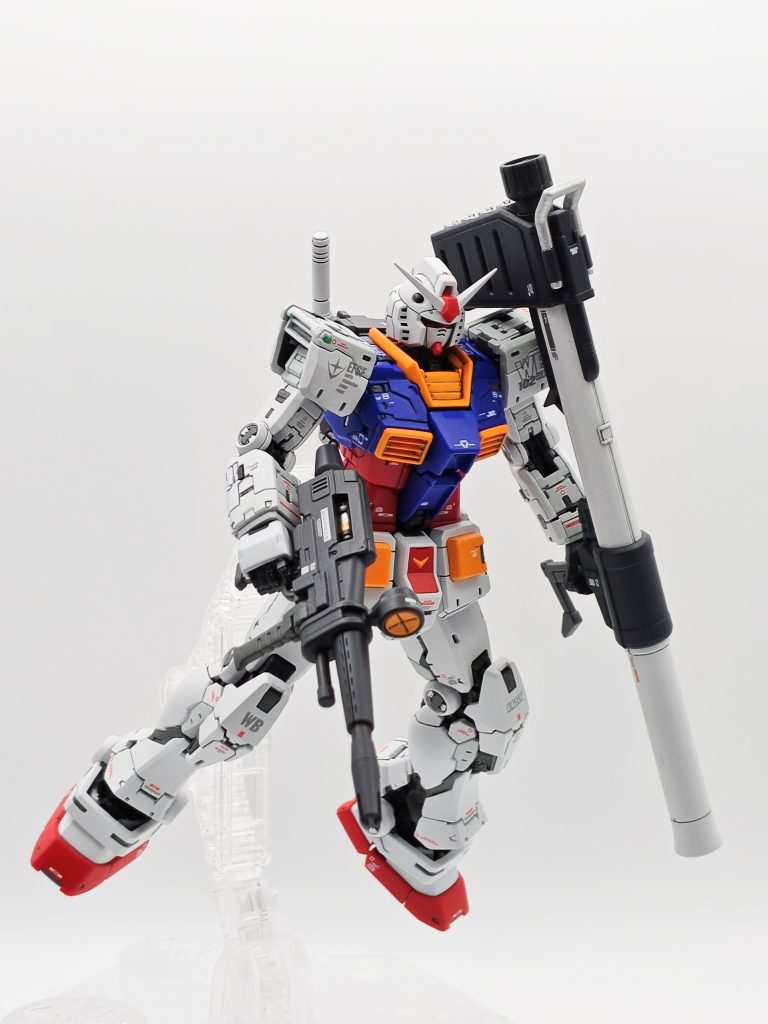 ビー厶ライフルとバズーカを携えて