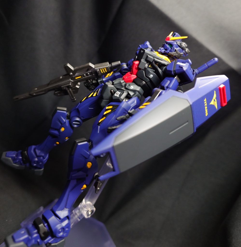 シールドとライフルはHGUC マークⅡから流用しています。