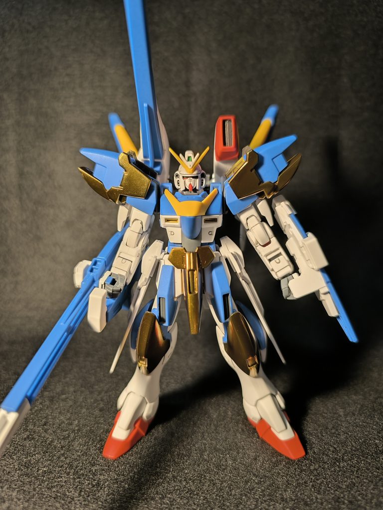 正面側本当はフロントスカートと膝の所に青い部分塗装を入れたかったけど、面倒になってやめました、今思うとシールでも良かったかも知れない。