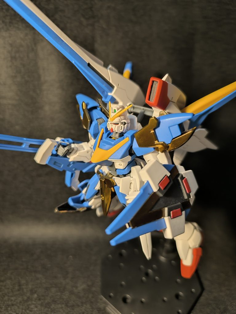 箱絵ポーズメッキ塗装部分の光沢と本体のつや消しとのコントラストがかなり格好良く出来たと思います。