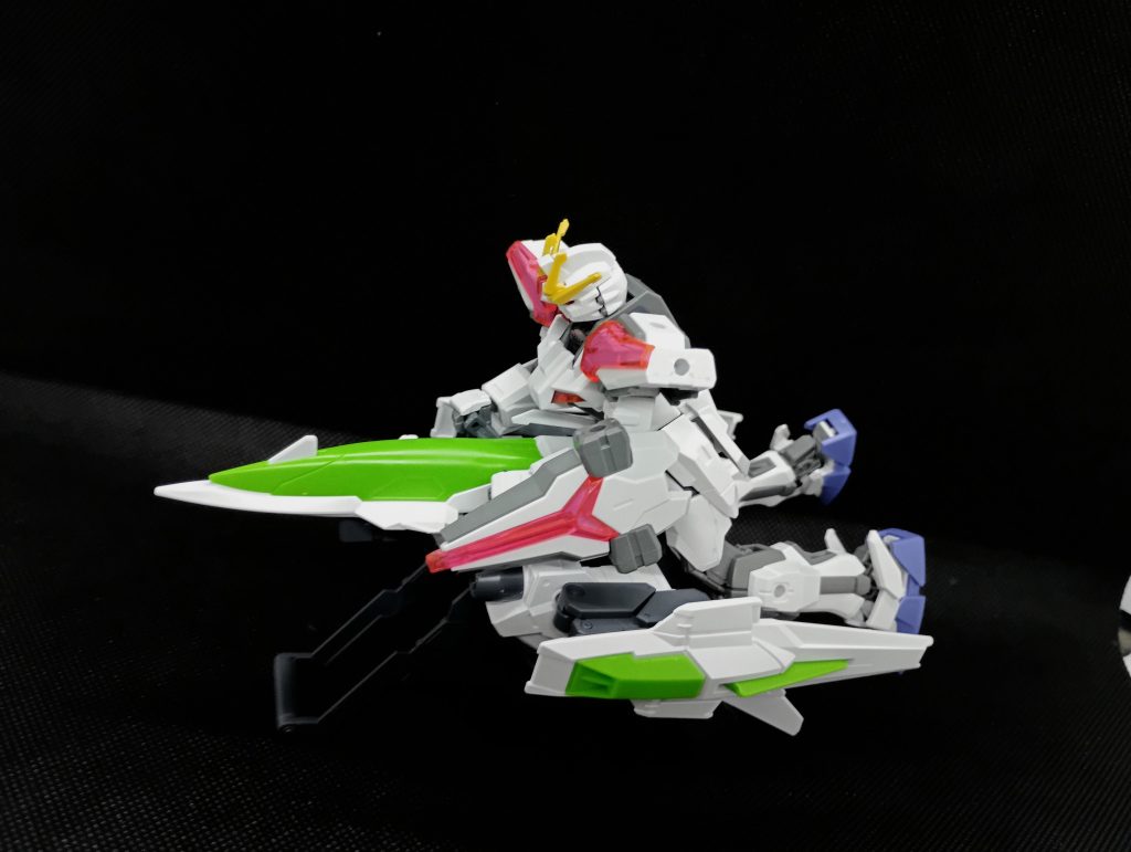 これもエクシードギャラクシーを乗せてみましたガンプラ本体に対して程よいサイズ感だと思います