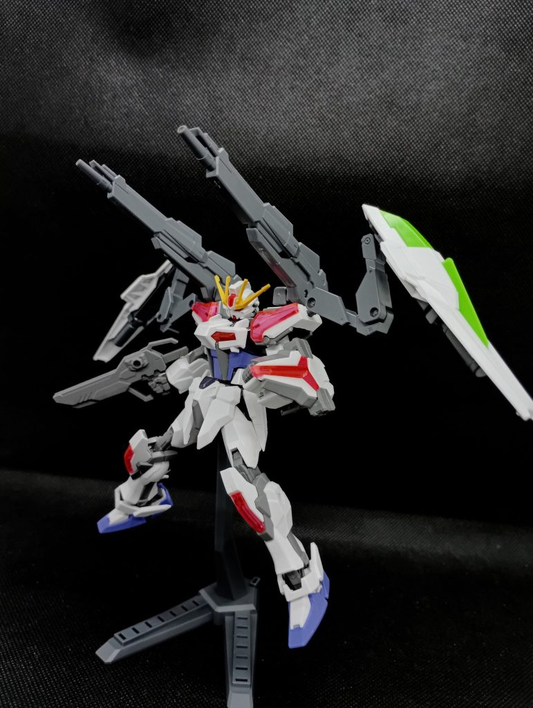 パーツをバラしてガンプラに装備させる事もできます想像力が膨らみますねぇ