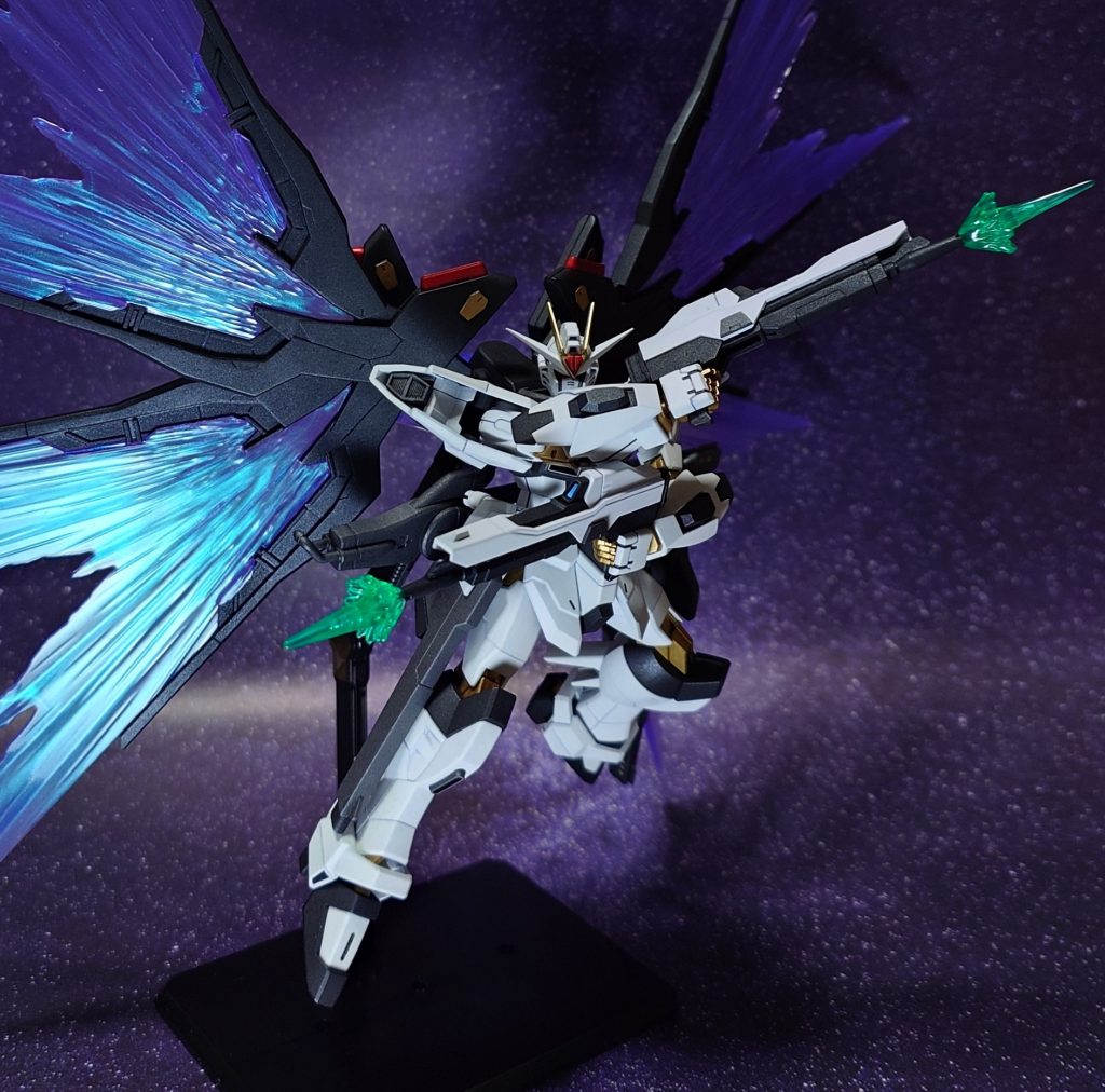 ラクスの声明の中、ザフトクーデター軍を蹴散らす。