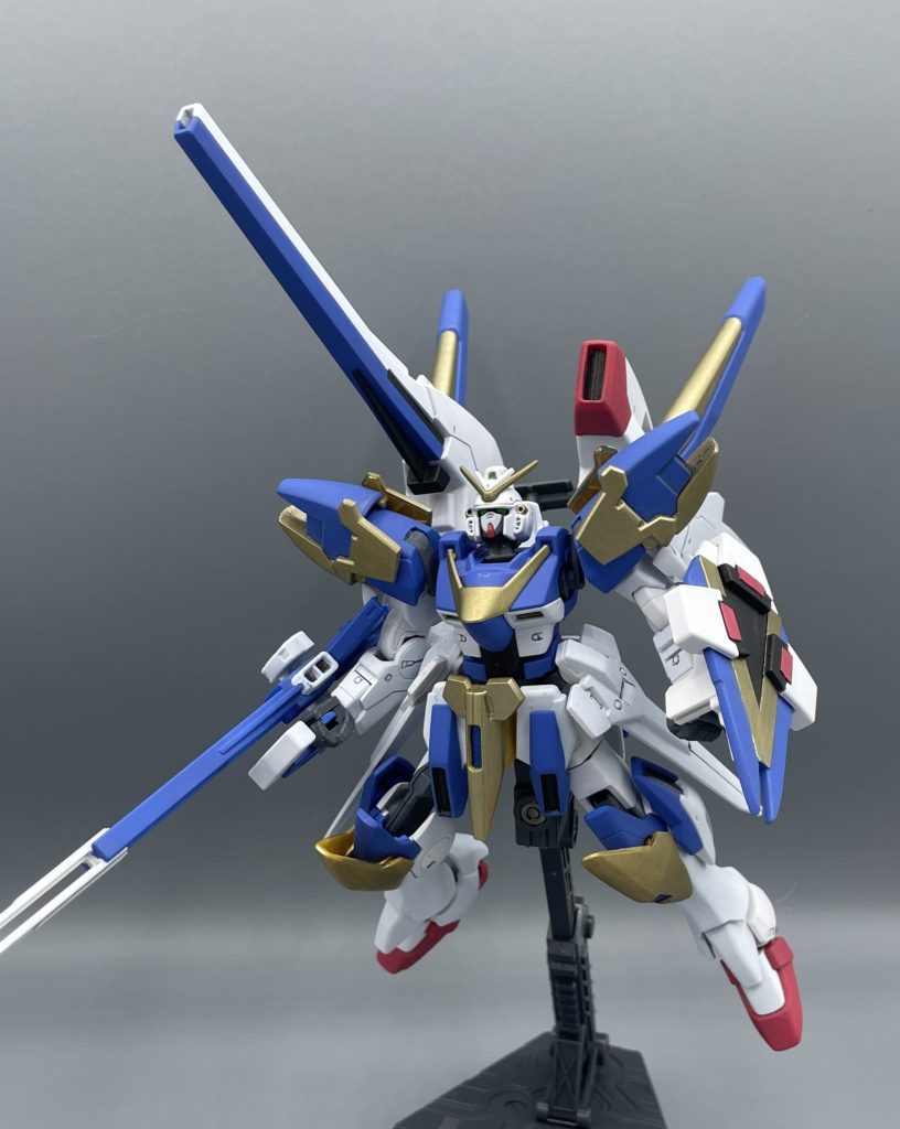 メガ・ビーム・キャノン　発射するときには砲身がキラキラ光って、とにかくカッコ良くて強いキャノン砲。　小型化（当社比）されているにも関わらず、その威力は百式等でおなじみのメガ・バズーカ・ランチャーに匹敵します。メガバズは当たらないことでお馴染みですが、ウッソ君は当ててくるので恐ろしいです。相手が戦艦でも木っ端みじんです。