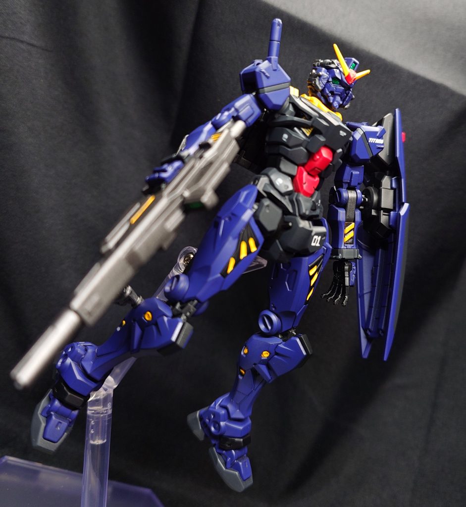 HGGQ4 g-MS-α 赤いガンダム 『第３話 黒いガンダム』–6枚目/制作者：早摘みレモン