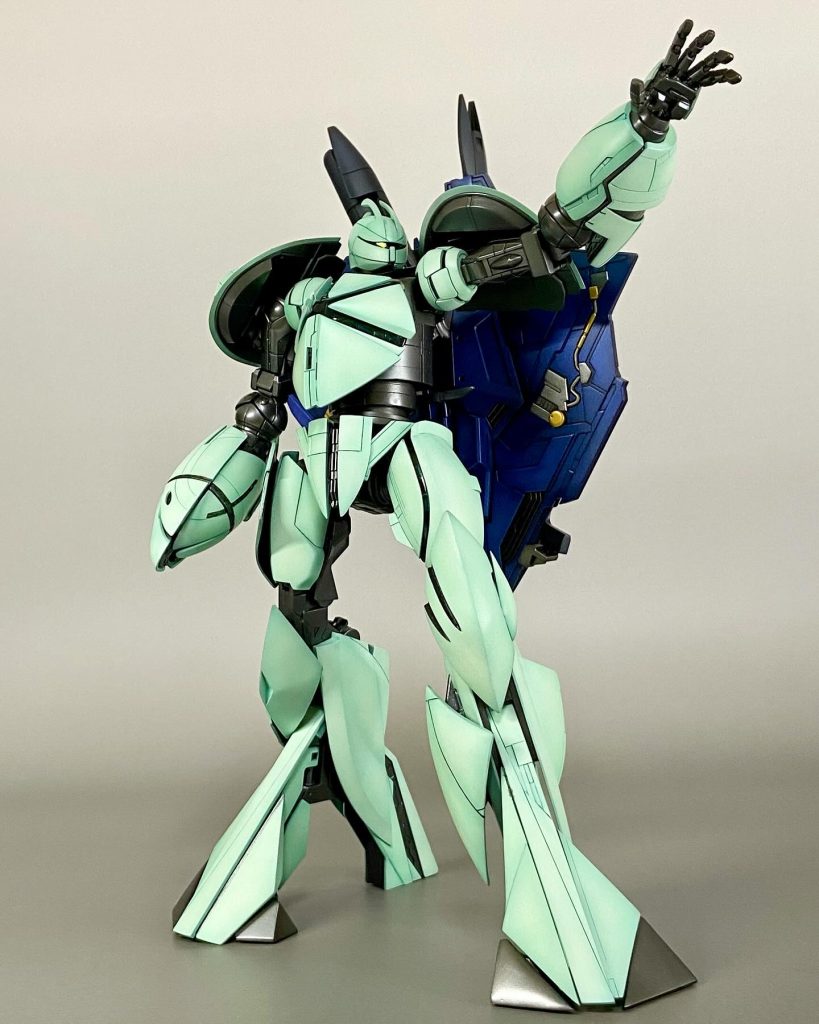 ガンスタに載せてなかった写真達をご覧ください。折しもMGターンX再販されたそうで。余談ですが、自分が本キットを購入した発売当時はディスカウント価格で投げ売り状態でした。こうも新作ガンプラの購入が難しくなる時代になるとは、人気は結構ですがなんだかなぁ