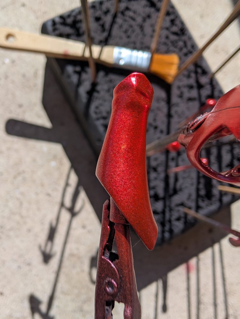 ブーツもがっつり合わせ目が出てたので後ハメ加工して消しときました。今回初めてランナーパテを試してみたんですが時間は掛かるけど仕上がりは良いっすね。塗装してからムダだった事に気付いたんですけど…